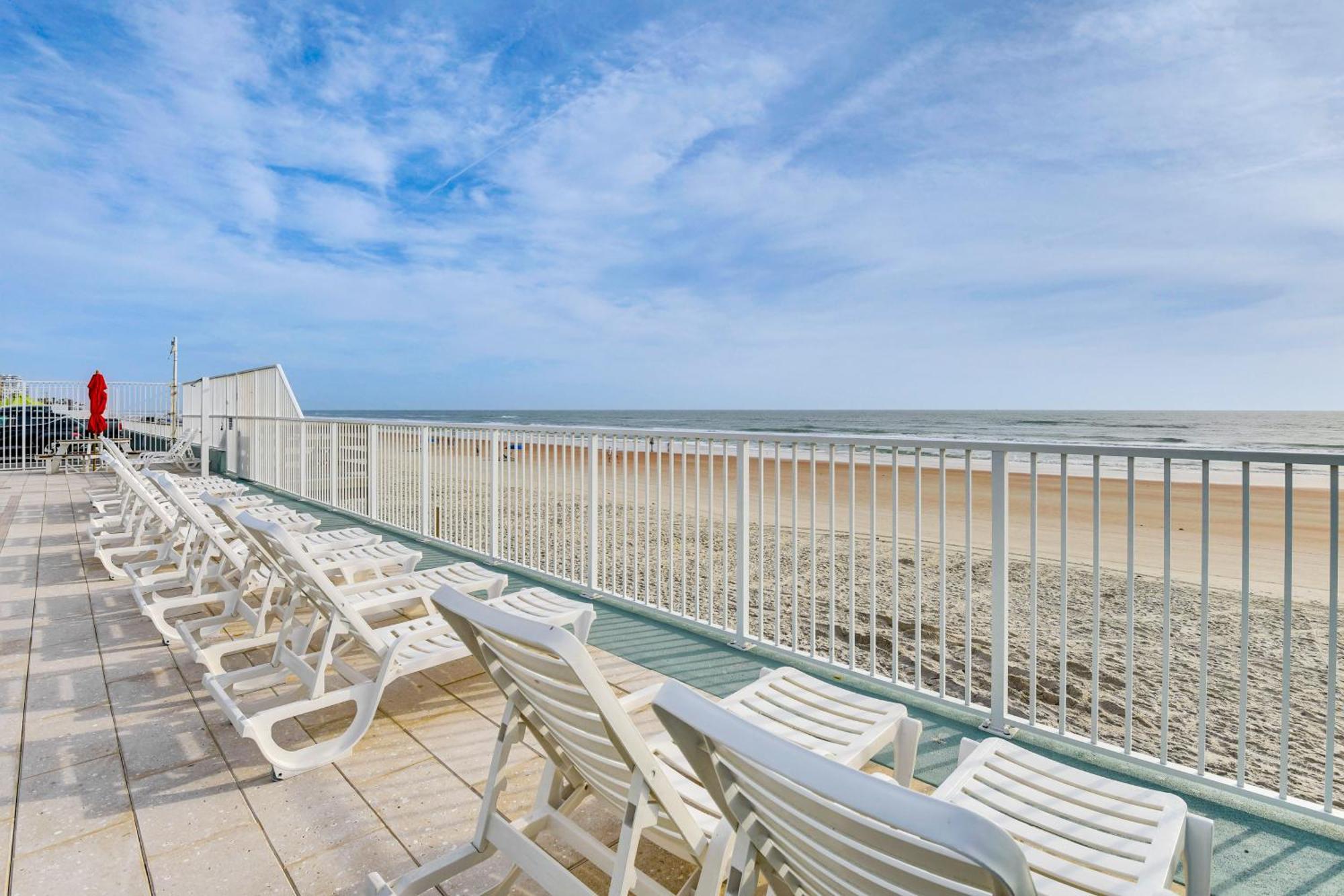 Updated Daytona Beach Oceanfront Studio! エクステリア 写真